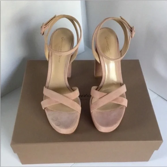 GIANVITO ROSSI - Picture 1 of 14